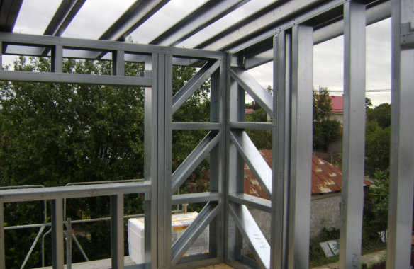 Tănase House|Exterior walls steel frame
