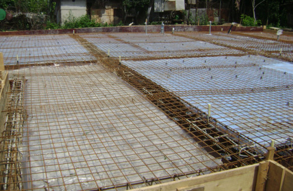 Brăneşti 2 House|Foundation